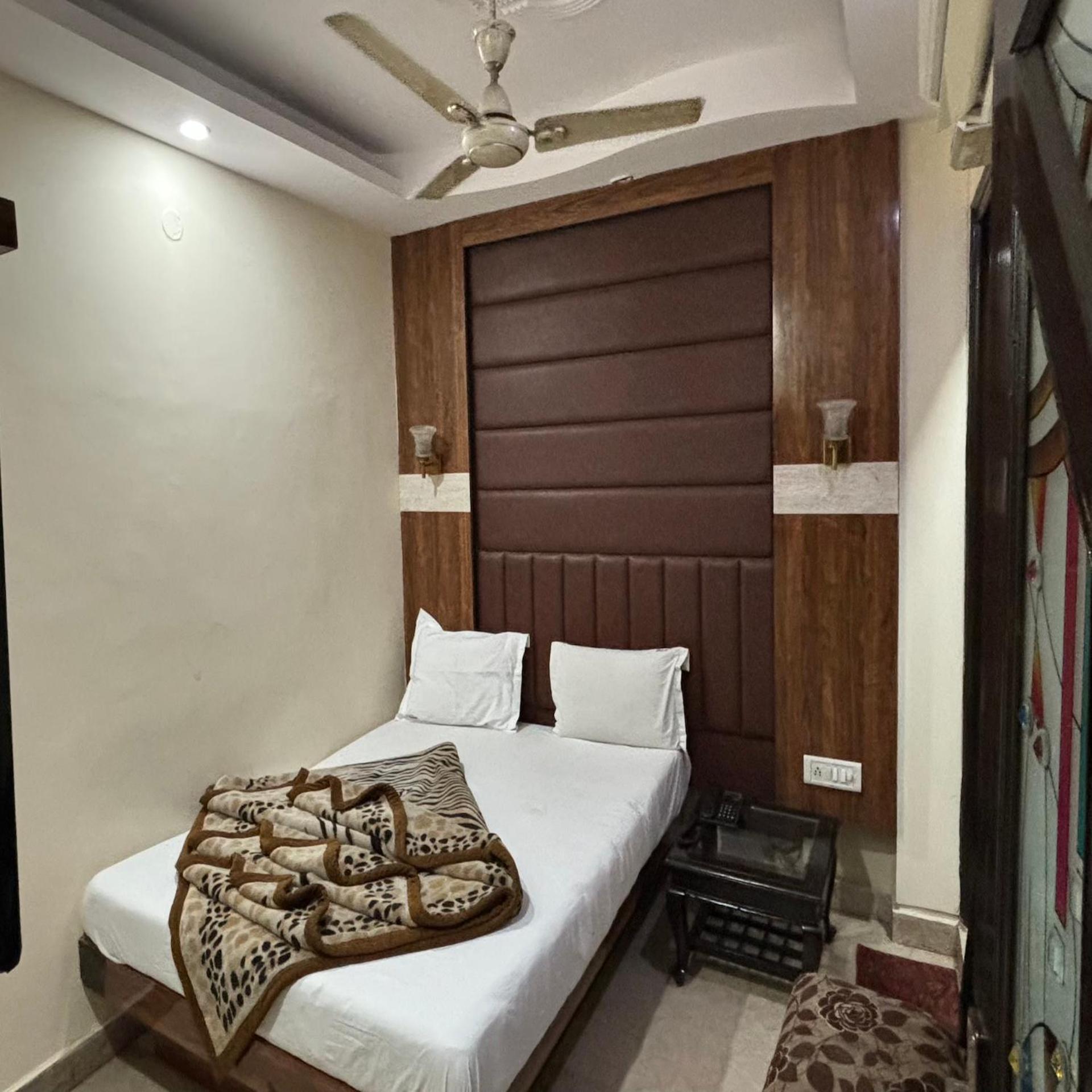 Hotel Pk International Near By New Delhi Station I Couple Friendly Zimmer foto